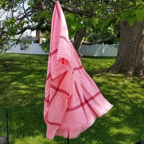 GAP Scarf. NWT - Picture 2 of 5